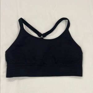 Marika (M) Black Women's Seamless Sports Bra - Comfortable Support